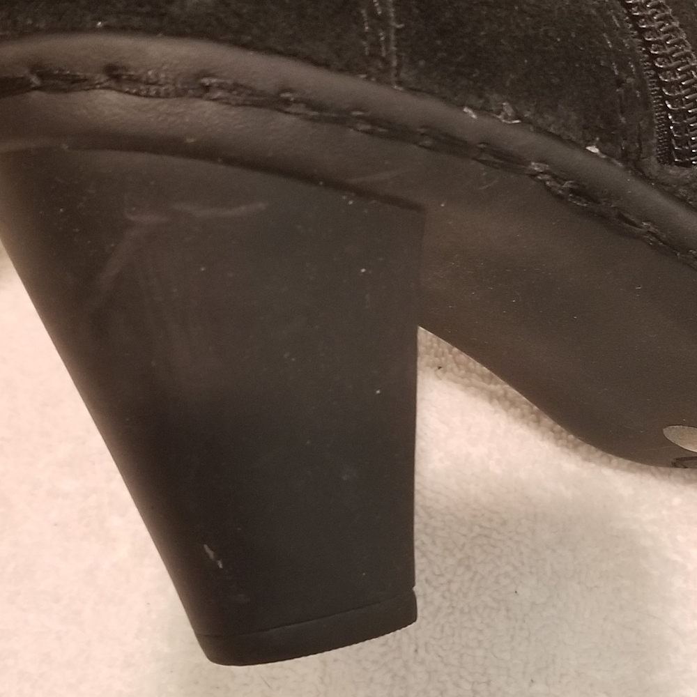 Thredup(PRICE IS FIRM!)Strictly Comfort Heeled Booties - Picture 9 of 10